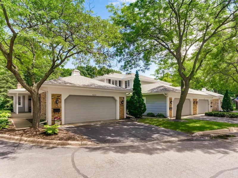 8006 Pennsylvania Rd, Bloomington, MN 55438