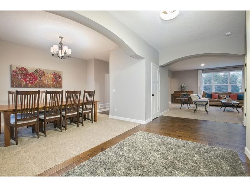 11470 Riverview Rd, Eden Prairie, MN 55347