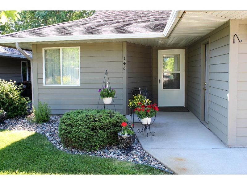 146 Par Ln, Cold Spring, MN 56320