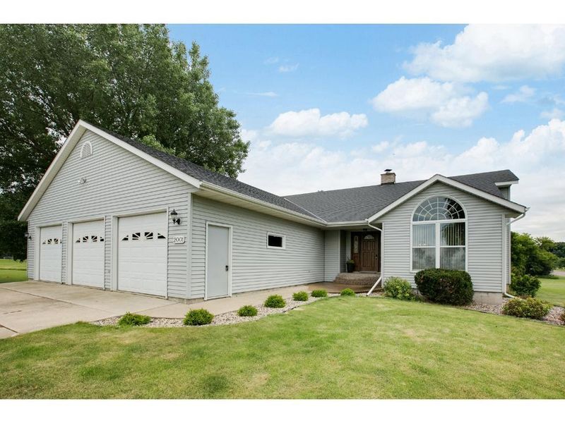 2001 Oakwood Ave, New Ulm, MN 56073