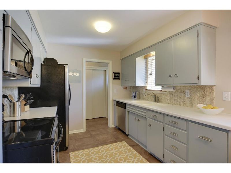 2512 Flag Ave S, Saint Louis Park, MN 55426
