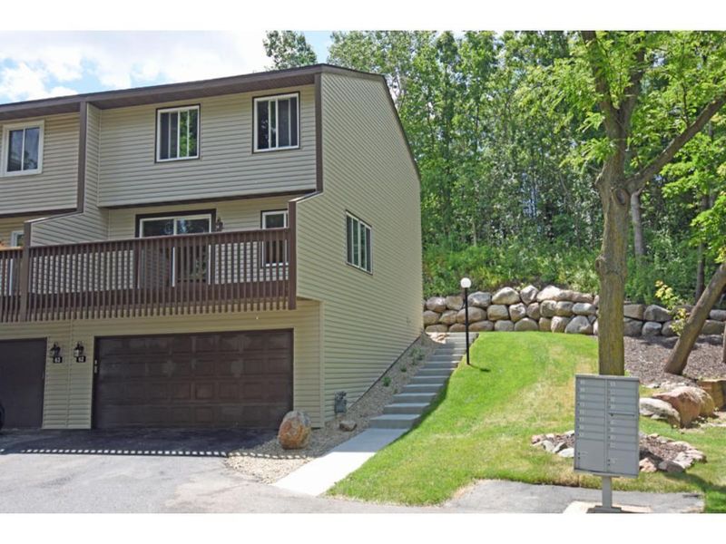 62 River Woods Ln, Burnsville, MN 55337