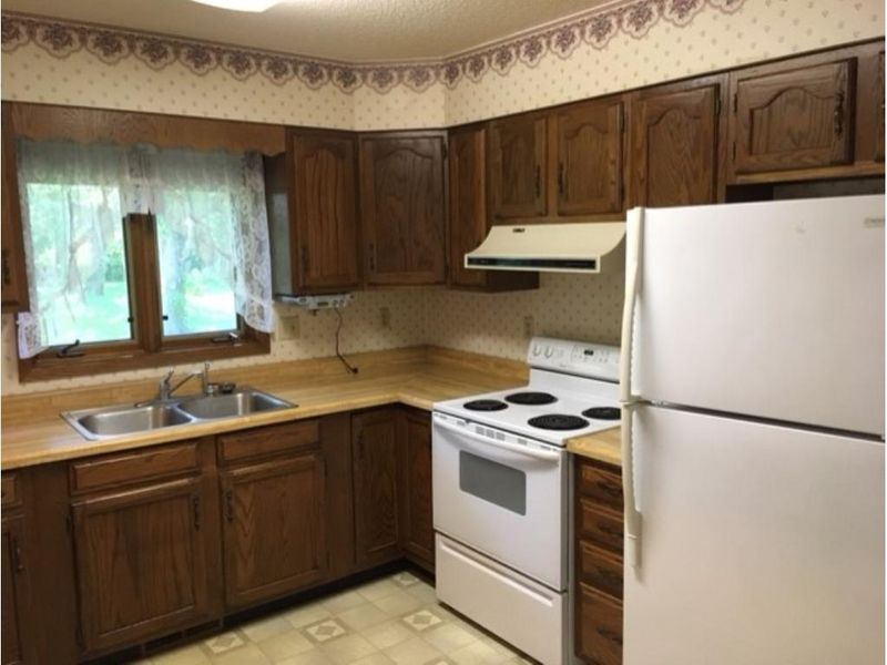 110 3rd Ave NE, Bertha, MN 56437