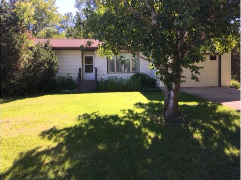 110 3rd Ave NE, Bertha, MN 56437
