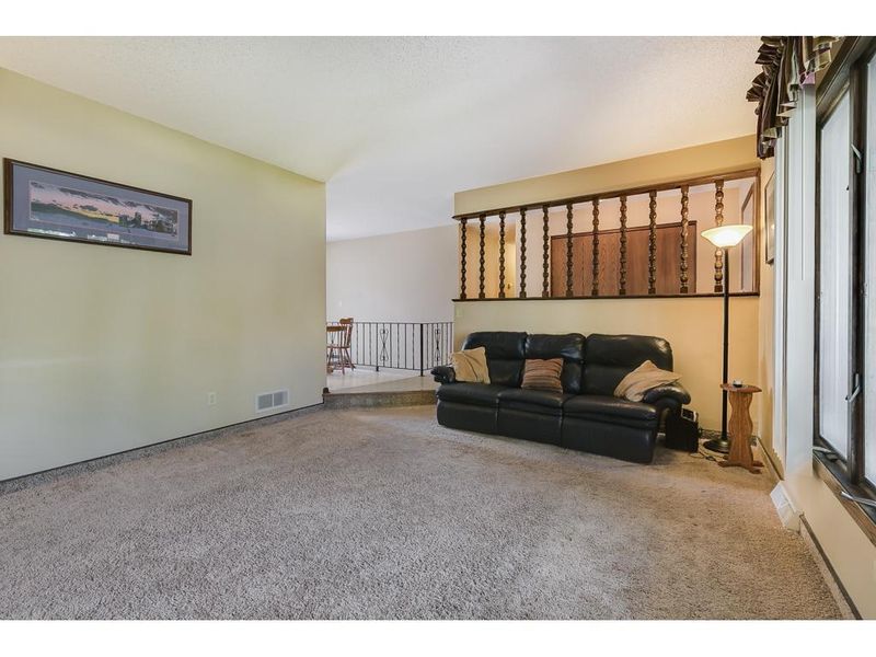 911 Clay St S, Shakopee, MN 55379