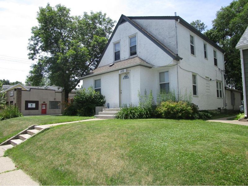 103 10th Ave N, South Saint Paul, MN 55075