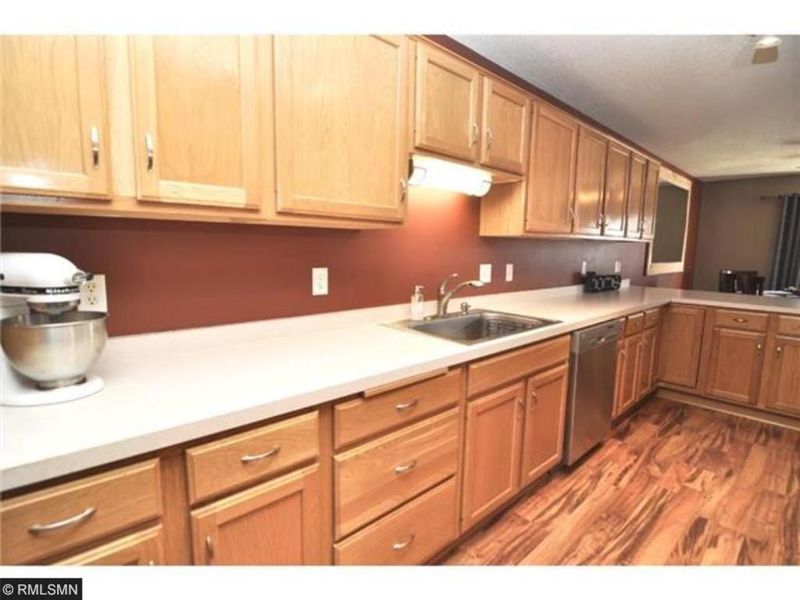 1607 Hamel Ln, Shakopee, MN 55379
