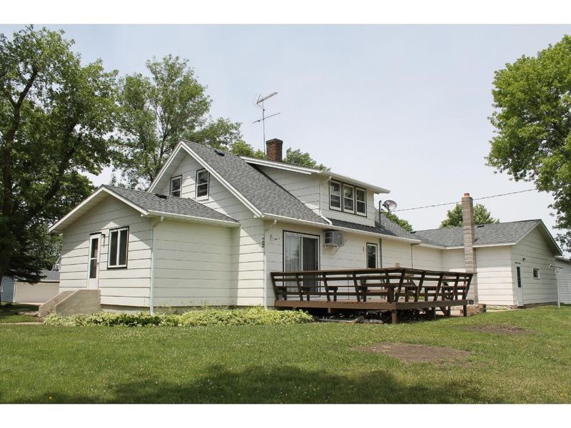221 Mars St N, Cosmos, MN 56228