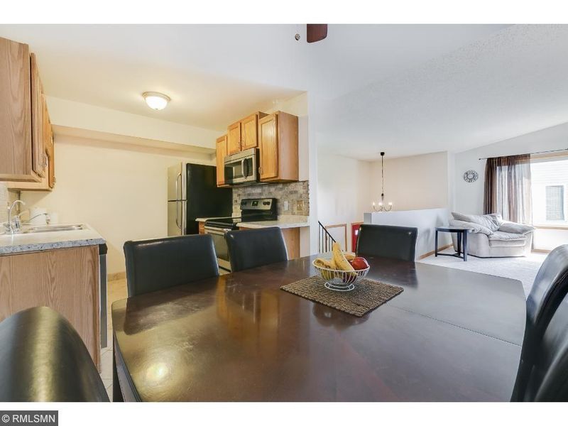 1505 Mcintosh Cir, Shakopee, MN 55379
