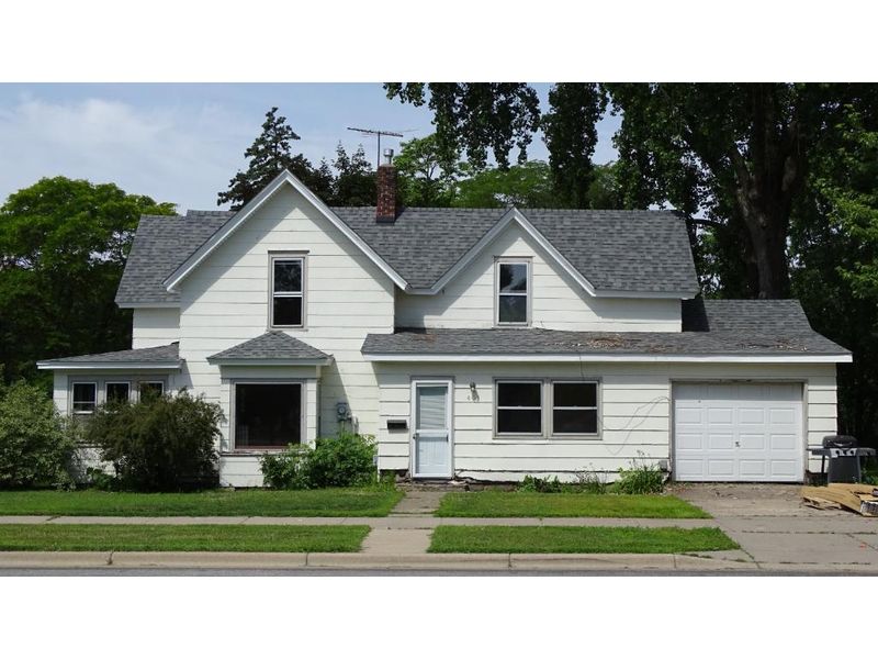405 Rush Ave NW, Elk River, MN 55330