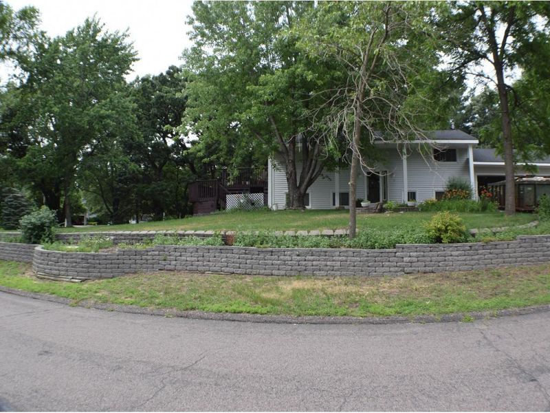 537 126th Ave NW, Coon Rapids, MN 55448