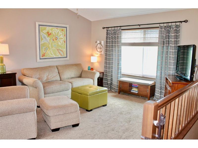 1100 Heron Dr, Mankato, MN 56001