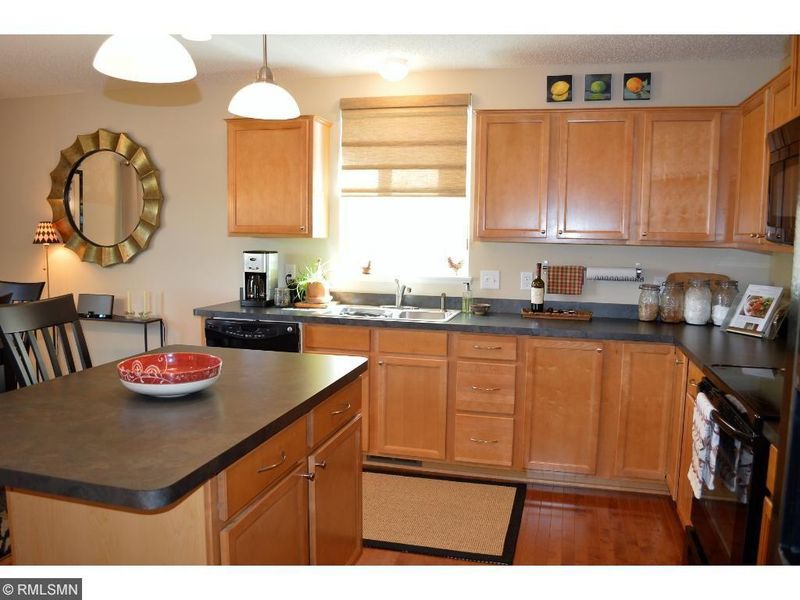 526 Summit Ln, Dundas, MN 55019