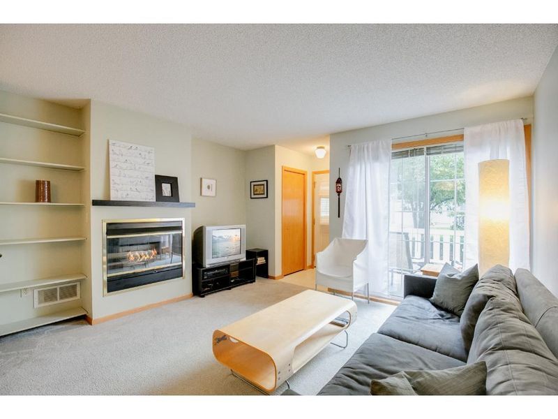 4049 Wilshire Cir #16, Shoreview, MN 55126