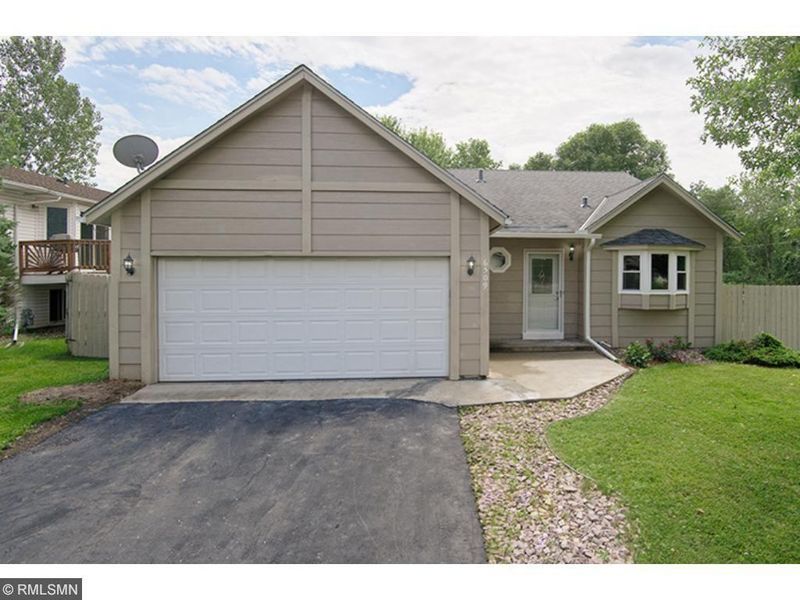 6509 21st St N, Oakdale, MN 55128