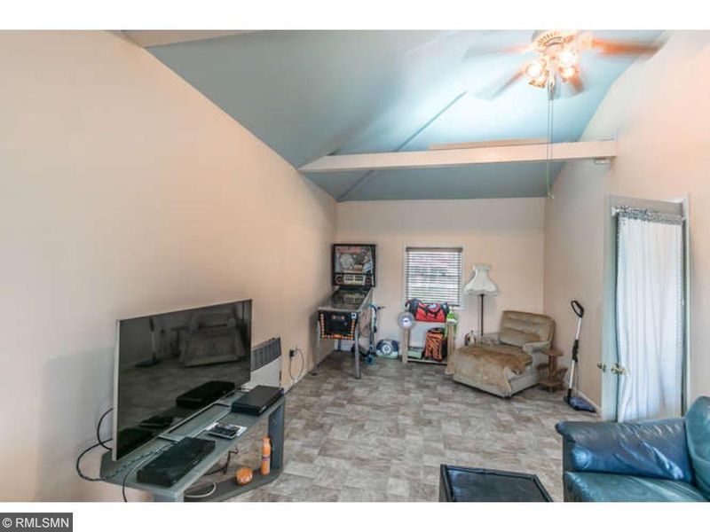 2997 Bellaire Ave, Maplewood, MN 55109