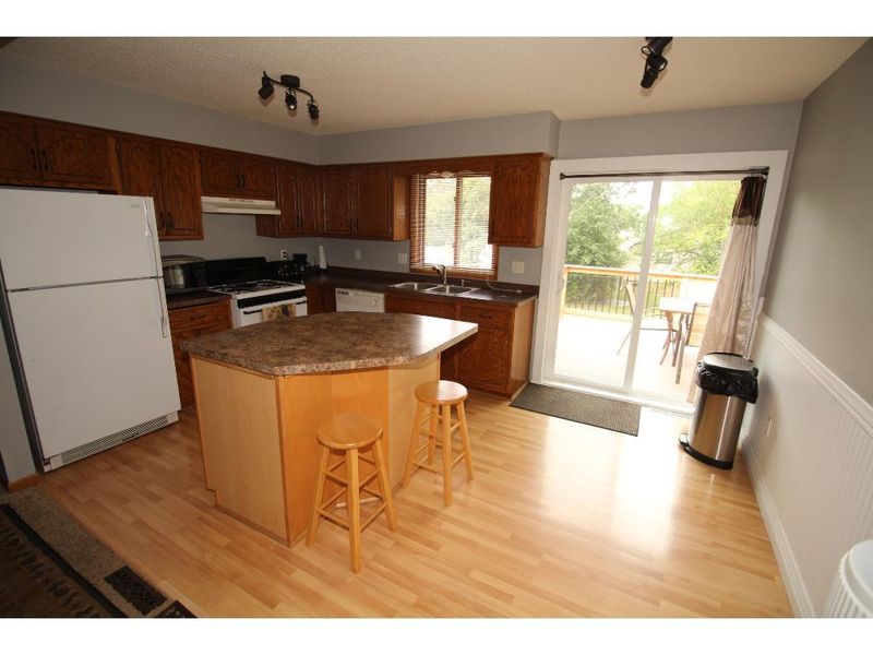11560 7th St NE, Blaine, MN 55434