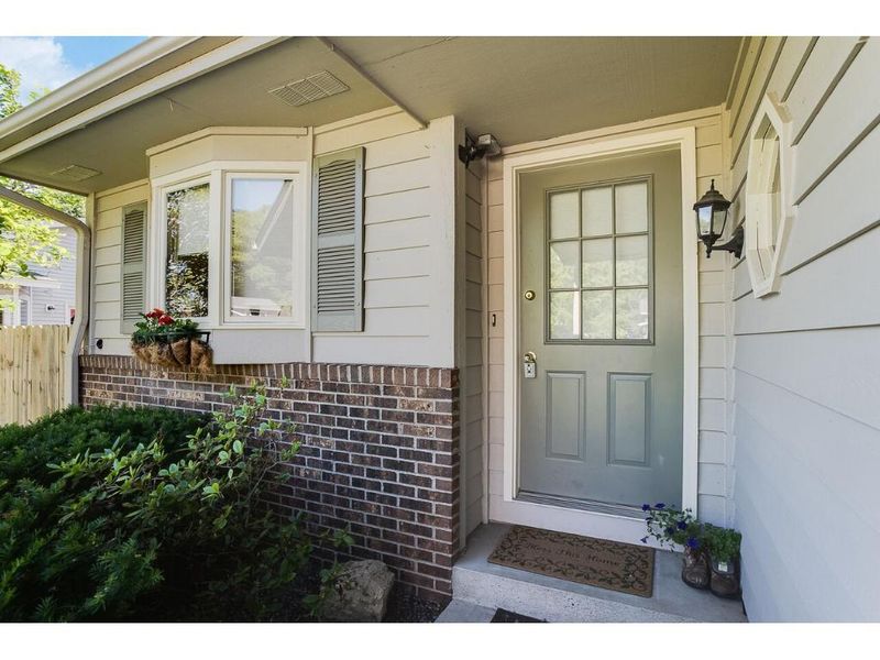 4272 Braddock Trl, Eagan, MN 55123