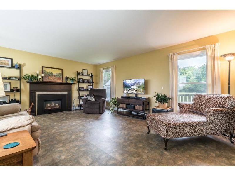 1607 Whitaker St, White Bear Lake, MN 55110