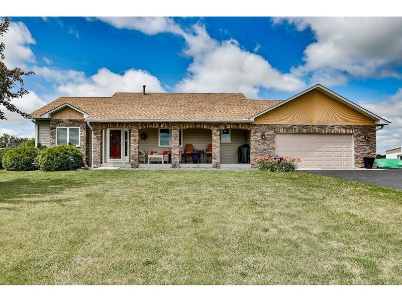 32058 Lincoln Rd, Lindstrom, MN 55045