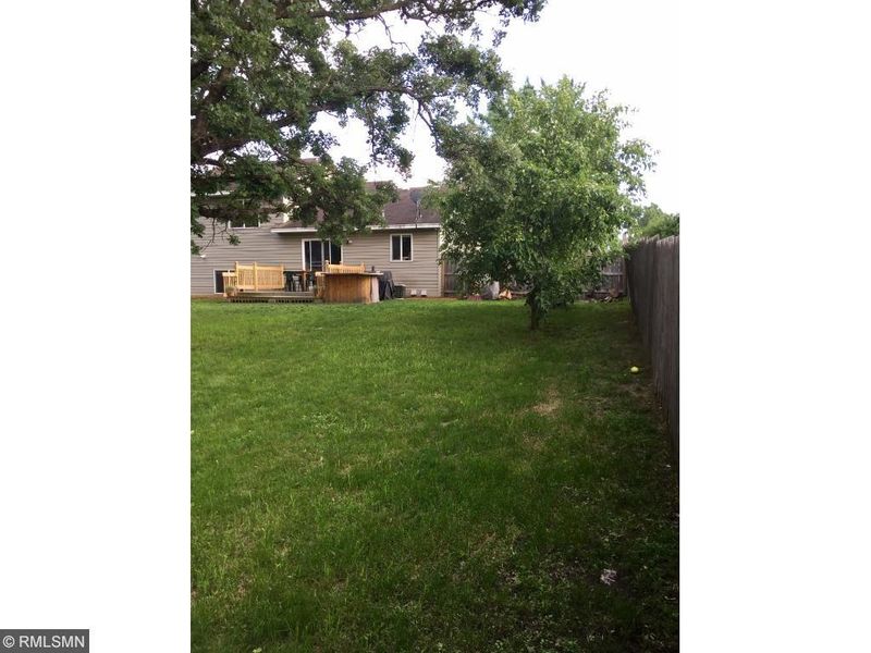 902 Hillock St NW, Isanti, MN 55040
