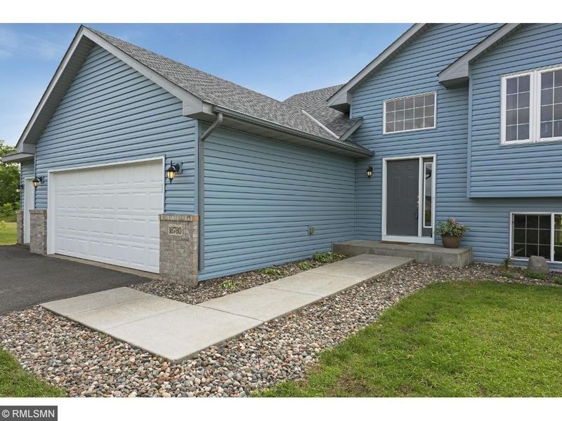 18780 Range Pole Point, Big Lake, MN 55309