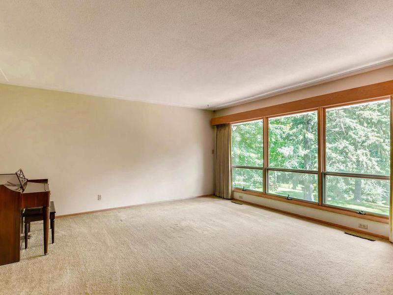 56 Battle Creek Pl, Saint Paul, MN 55119