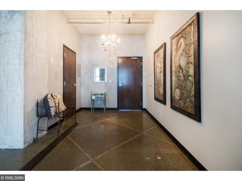 350 Saint Peter St #407, Saint Paul, MN 55102