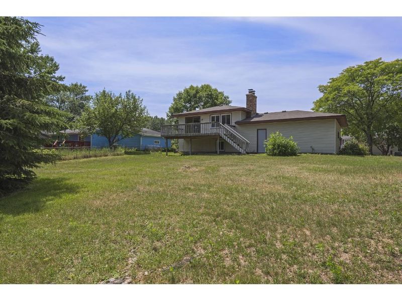 5206 Red Oak Dr, Mounds View, MN 55112