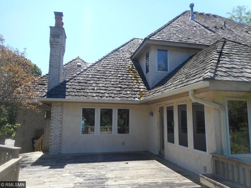 4 Robb Farm Rd, North Oaks, MN 55127