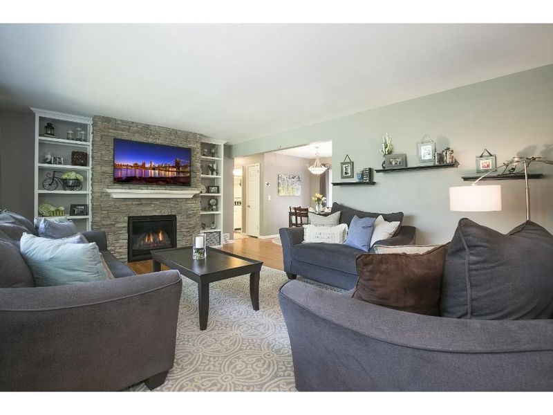 20 Pearl St, Excelsior, MN 55331
