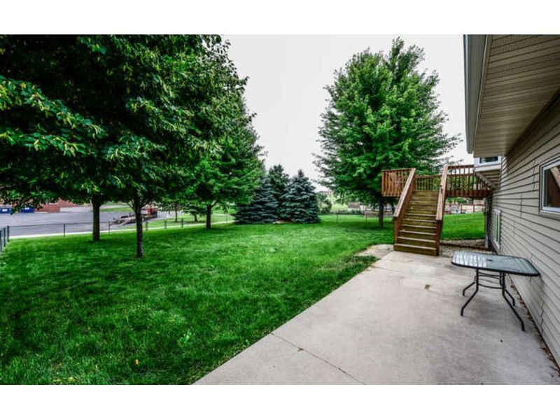 1807 Mckinley Dr, Northfield, MN 55057