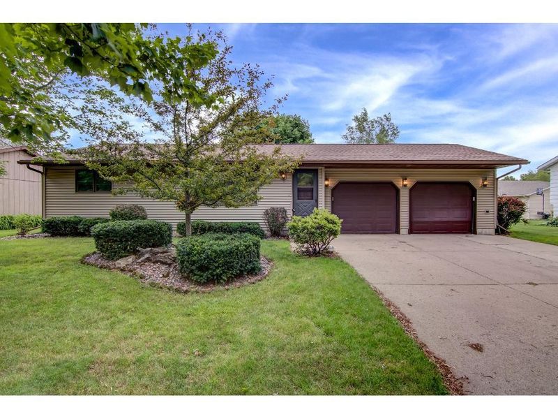 2923 Mars Ave, Eau Claire, WI 54703