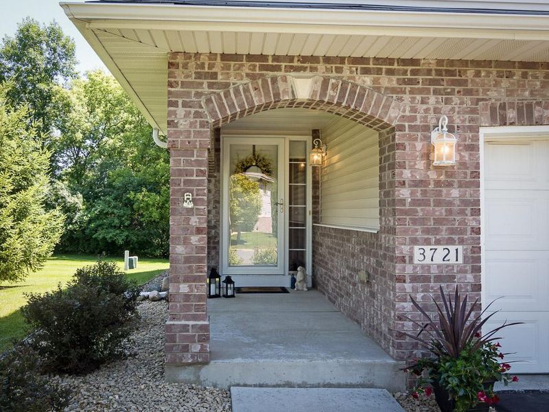3721 Fox Tail Trl NW, Prior Lake, MN 55372
