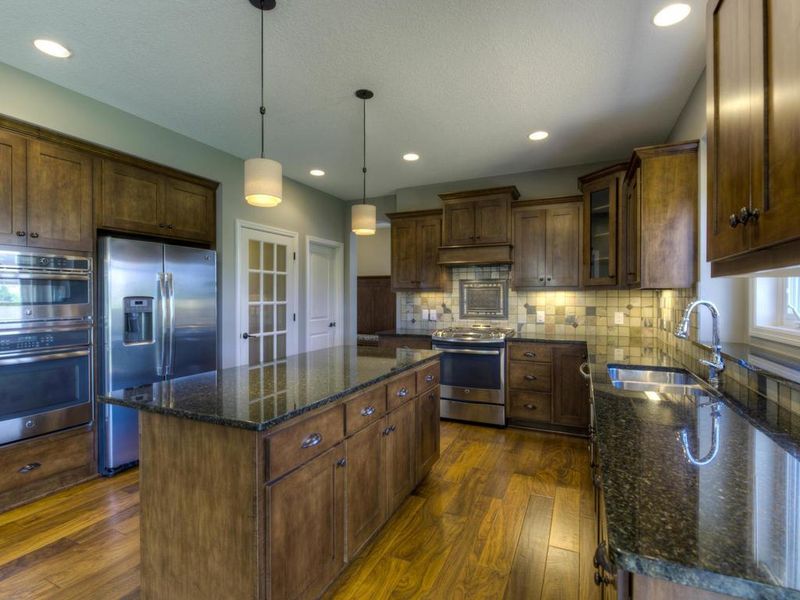19316 Huntington Ave, Lakeville, MN 55044