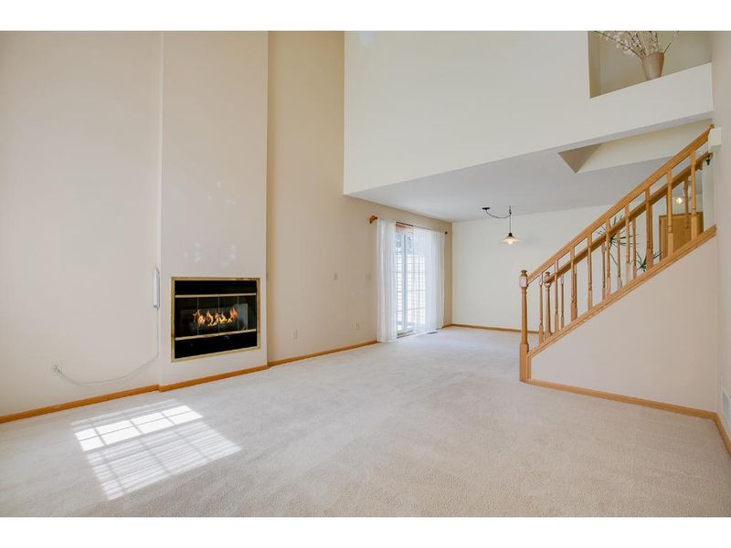 1870 Donegal Dr #1, Woodbury, MN 55125