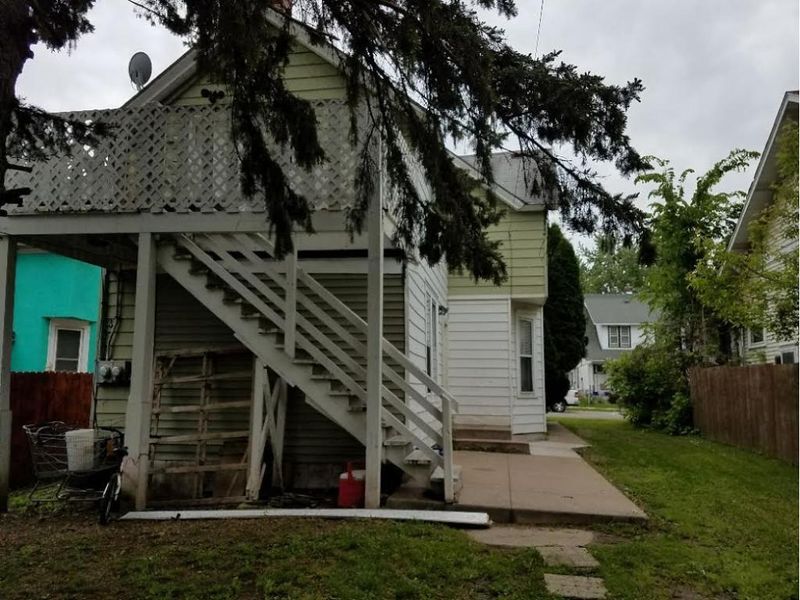 957 3rd St E, Saint Paul, MN 55106