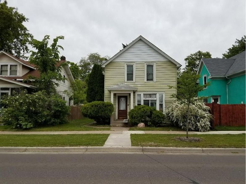 957 3rd St E, Saint Paul, MN 55106