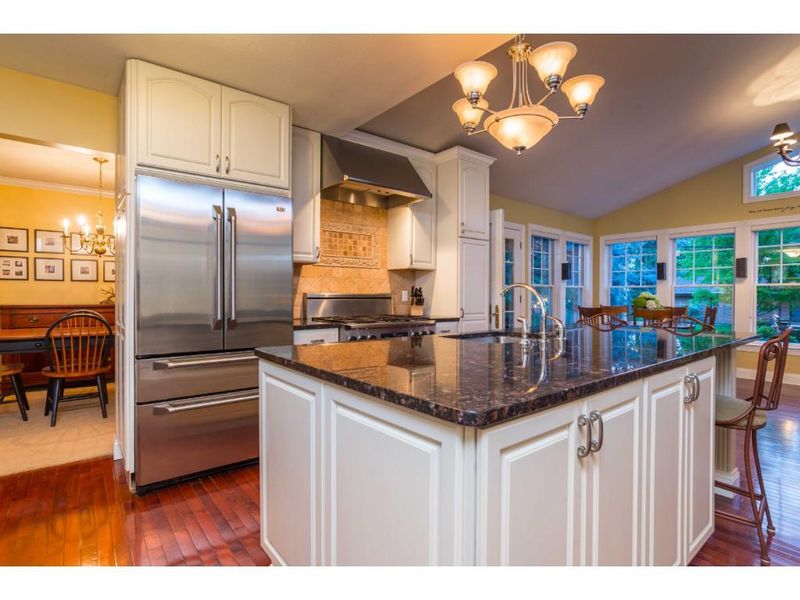 3509 Skycroft Dr, Saint Anthony, MN 55418