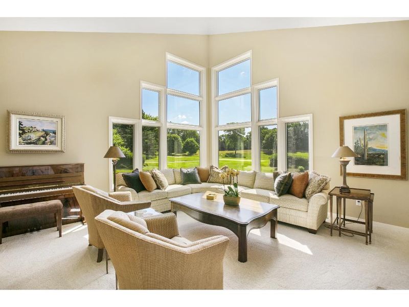 7033 Howard Ln, Eden Prairie, MN 55346