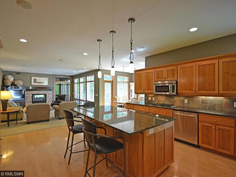 16825 40th Pl N, Plymouth, MN 55446