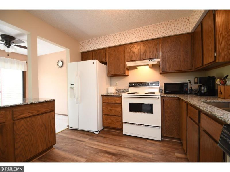 6743 Hallmark Dr, Eden Prairie, MN 55346