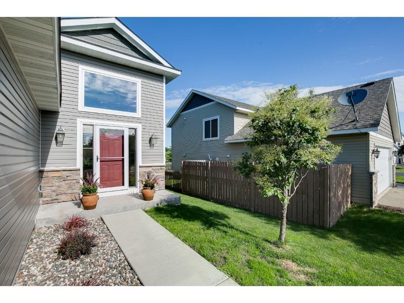 16242 Tahinka Ct NW, Prior Lake, MN 55372