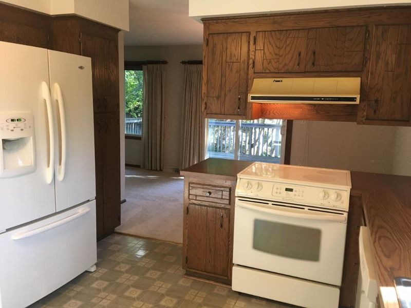 18211 Ginavale Ln, Eden Prairie, MN 55346