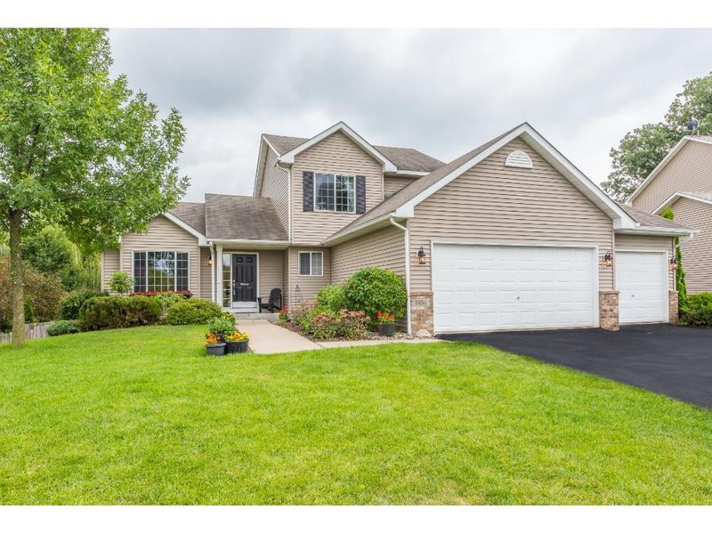 2454 Deerwoods Ct, Mayer, MN 55360