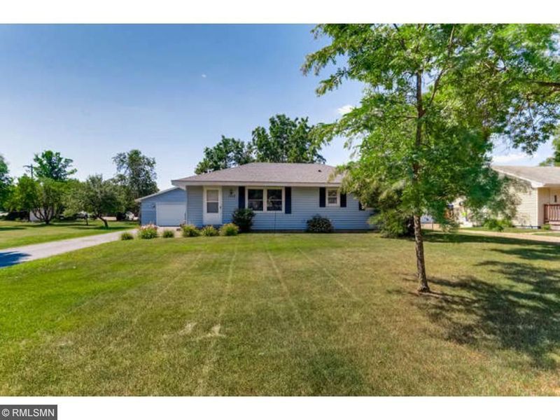 1215 State St W, Cannon Falls, MN 55009