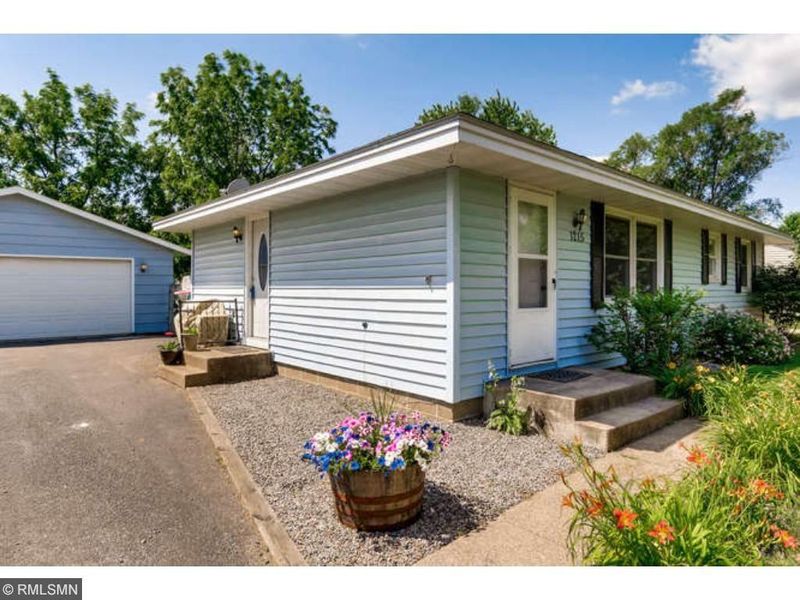 1215 State St W, Cannon Falls, MN 55009