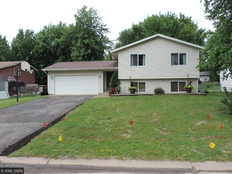14130 36th Ave N, Plymouth, MN 55447