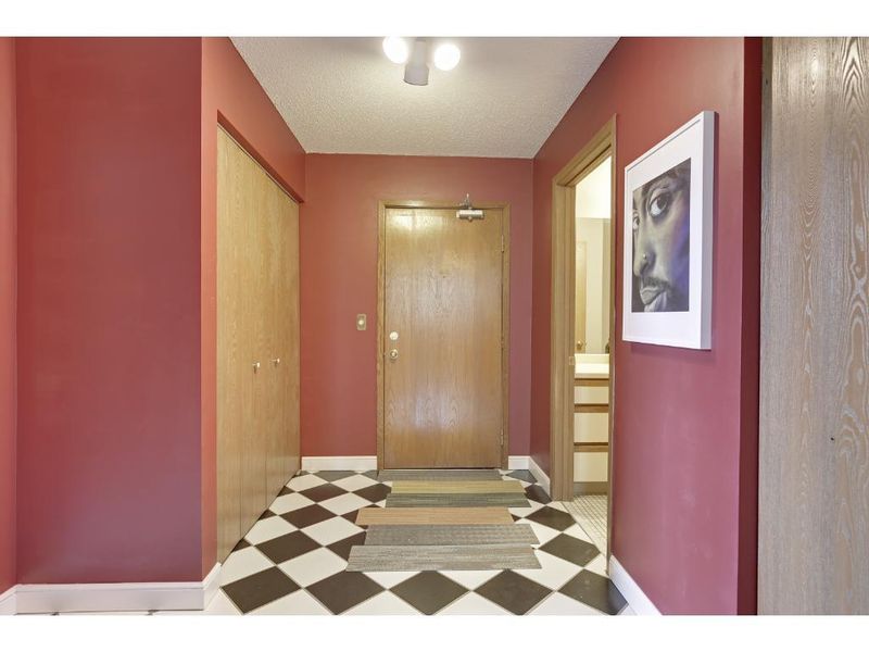 1214 Lowry Ave N #305, Minneapolis, MN 55411
