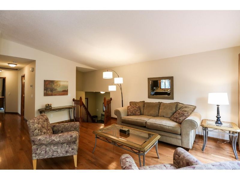 17457 Iceland Trl, Lakeville, MN 55044